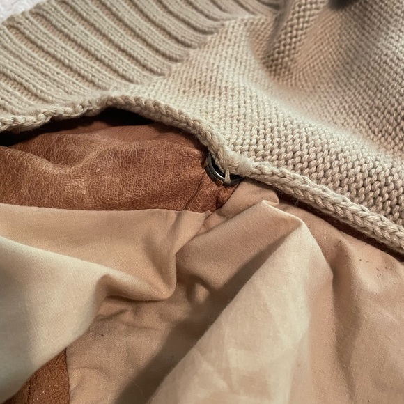 Jackett Brand Leather Vest with removable Sweater Hood - Picture 12 of 13